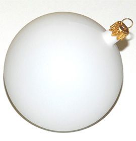 Bombka plastik biała kula 11 cm  z zawieszką